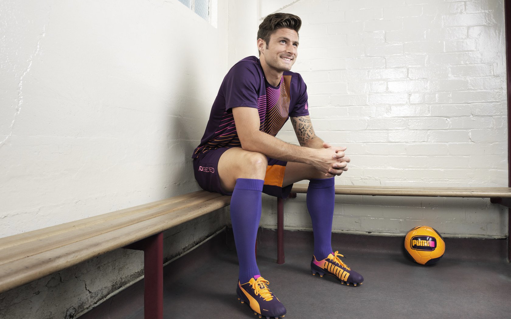 多特蒙德主场4-1大胜斯图加特，进攻火力全开，多特蒙德4比4